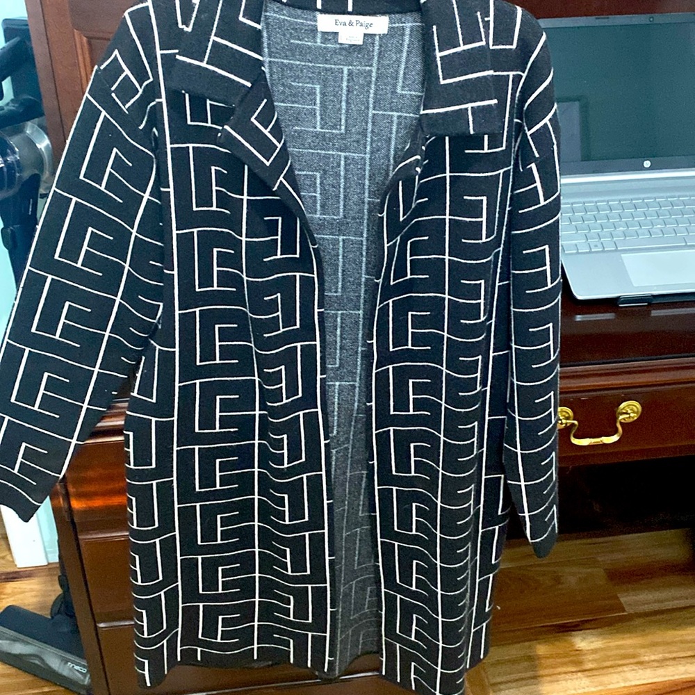 Ladies long cardigan black & white size L
